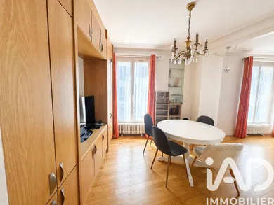 Apartment in Paris (75015)