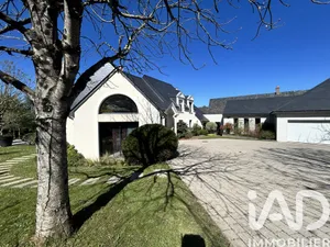 Maison d'architecte à Mûrs-Erigné (49610)