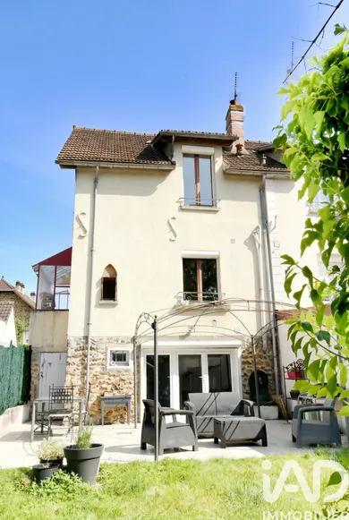 Maison traditionnelle à Mennecy (91540)