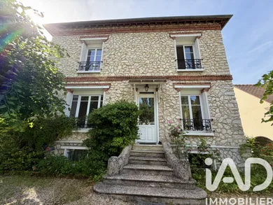 Maison à Saint-Hilaire (91780)