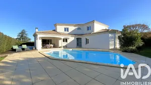 Maison à Saint-Médard-en-Jalles (33160)