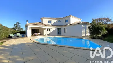 Maison à Saint-Médard-en-Jalles (33160)