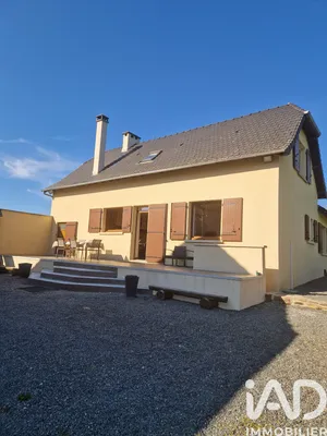 House in Saint-Cyr-les-Champagnes (24270)
