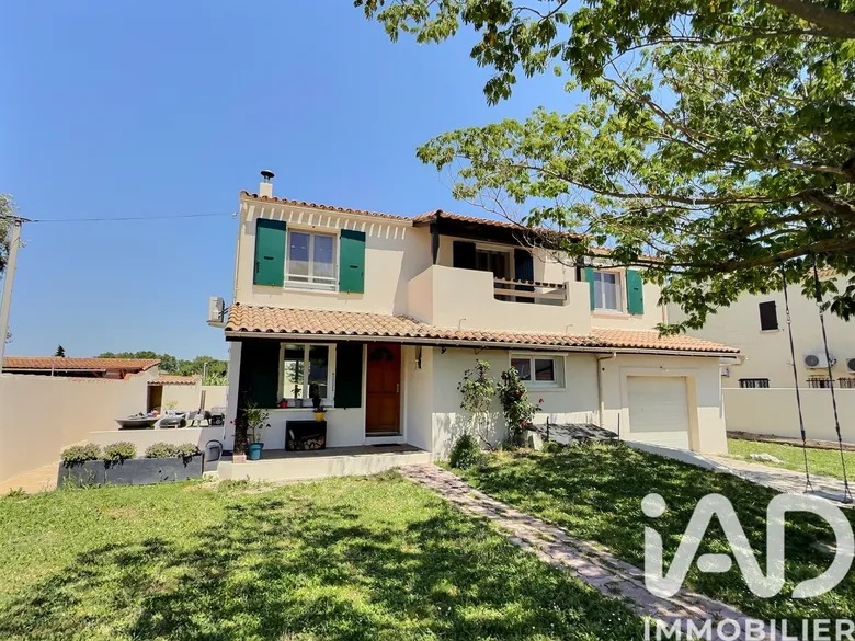 Maison 6 pièces 133 m² · à Saint-Martin-de-Crau · 133 m² · 429 000 €