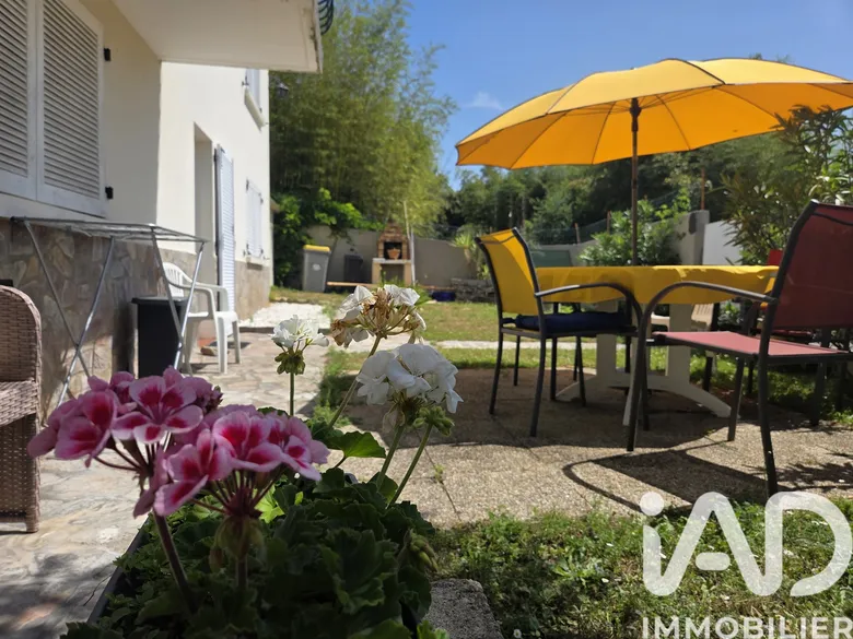 Maison 7 pièces 168 m² · à Coëx · 168 m² · 329 000 €
