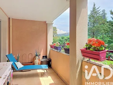 Apartment in Plan-d'Aups-Sainte-Baume (83640)