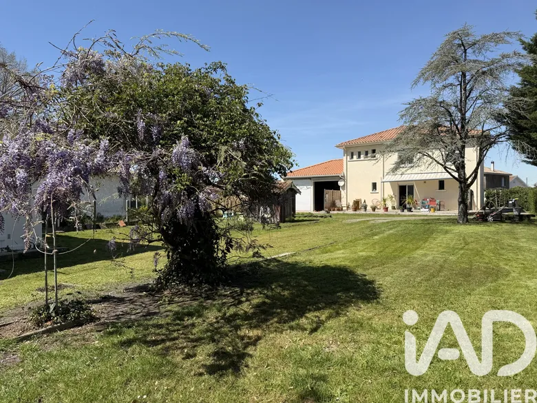 Maison 7 pièces 164 m² · à Biganos · 164 m² · 429 000 €