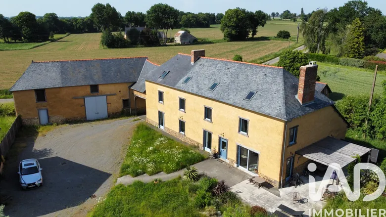 Maison 8 pièces 350 m² · à Gévezé · 350 m² · 849 000 €