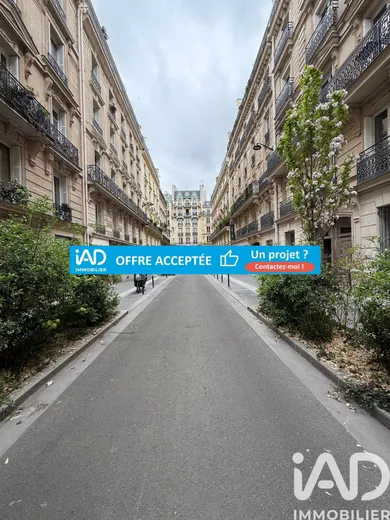 Apartment in Paris (75009)