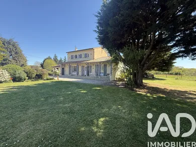 Maison de campagne à Gourgé (79200)