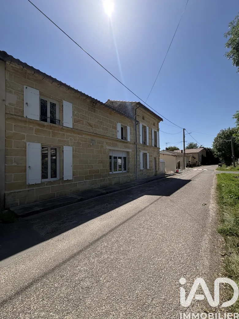 Maison 5 pièces 160 m² · à Saint-Médard-de-Guizières · 160 m² · 272 000 €