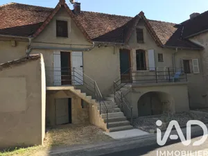 Village house in Gizia (39190)