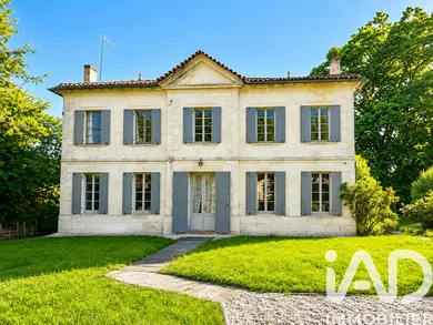 Maison à Savignac-de-l'Isle (33910)