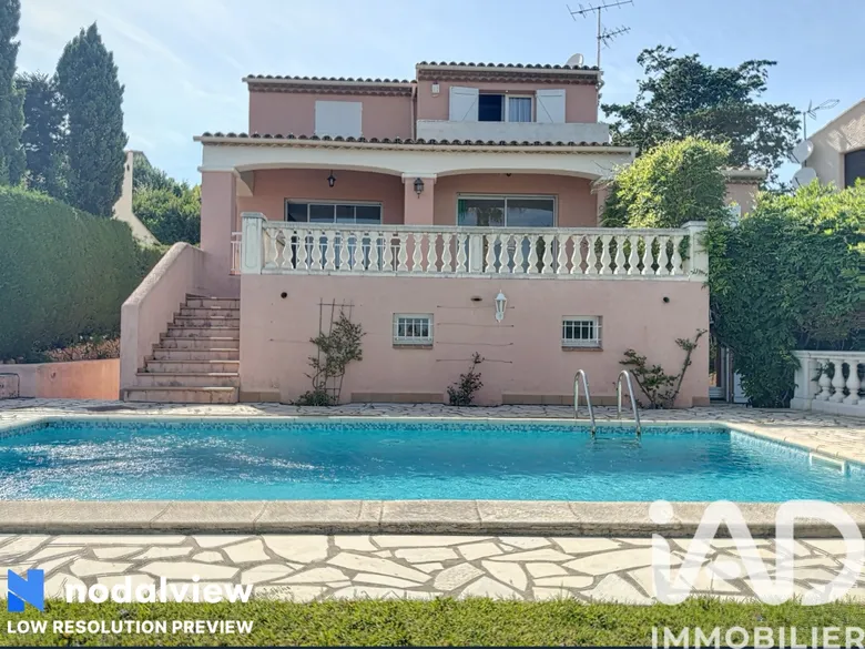 Maison 7 pièces 209 m² · à Roquebrune-sur-Argens · 209 m² · 995 000 €