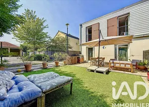 Townhouse in Villecresnes (94440)