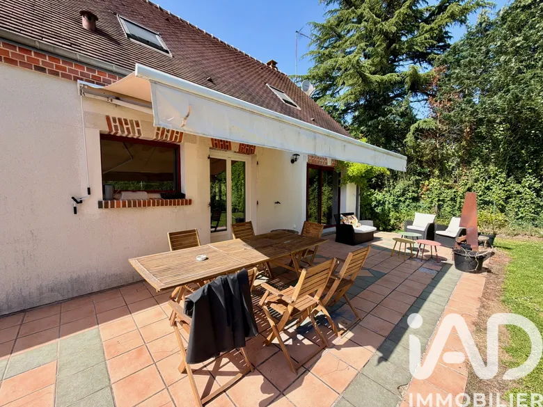 Maison 6 pièces 144 m² · à Cléry-Saint-André · 144 m² · 300 000 €