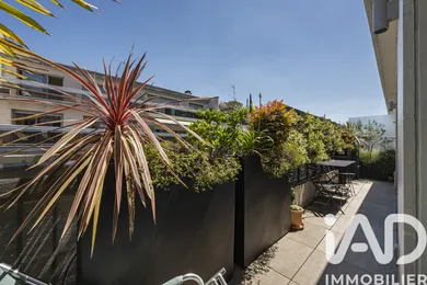 Apartment in Paris (75015)