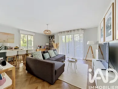 Apartment in Bordeaux (33300)
