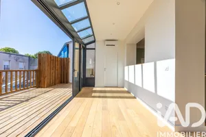 Apartment in Bordeaux (33800)