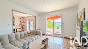 Apartment in La Garde (83130)