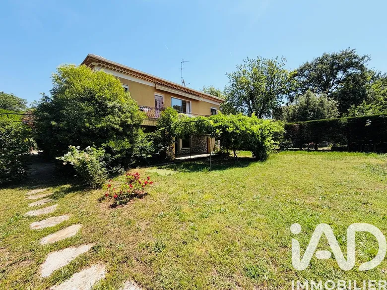 Maison 8 pièces 270 m² · à Roquefort-les-Pins · 270 m² · 890 000 €