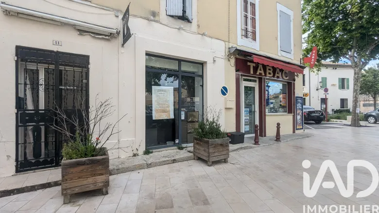 Local commercial 27 m² · à Entraigues-sur-la-Sorgue · 27 m² · 13 000 €