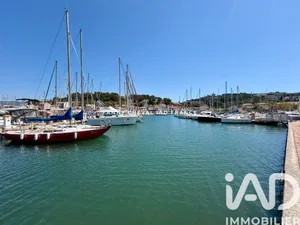 Apartment in Saint-Mandrier-sur-Mer (83430)