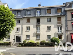 Appartement à Vic-sur-Cère (15800)