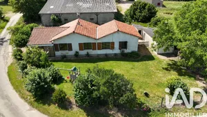 Maison de campagne à La Chapelle-Bâton (86250)