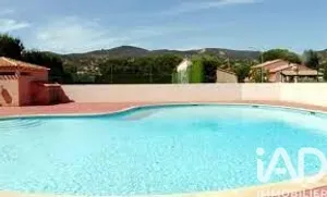 Immeuble à Bormes-les-Mimosas (83230)