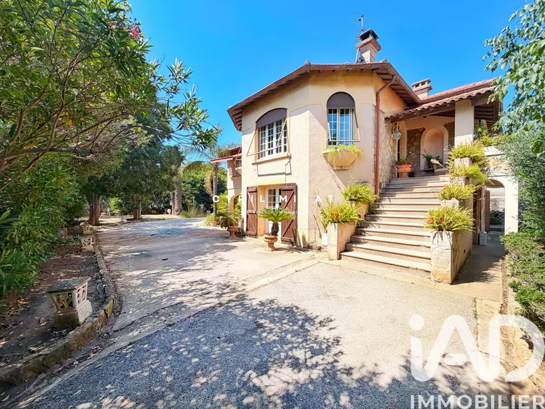 Maison 7 pièces 175 m² · à La Seyne-sur-Mer · 175 m² · 740 000 €