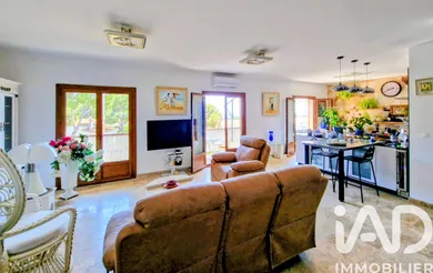 Apartment in Bandol (83150)