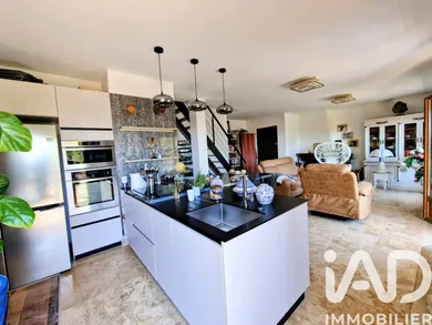 Apartment in Bandol (83150)