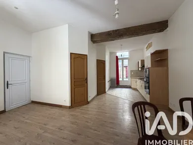 Apartment in La Rochelle (17000)