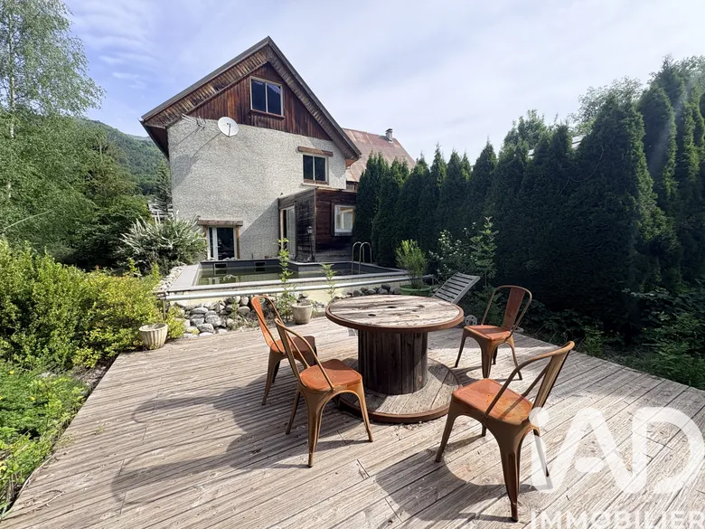 Maison 10 pièces 264 m² · à Saint-Jean-Saint-Nicolas · 264 m² · 440 000 €