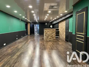 Commercial walls in Claye-Souilly (77410)
