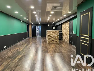 Commercial walls in Claye-Souilly (77410)