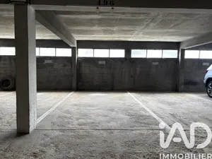 Parking in Noisy-le-Roi (78590)