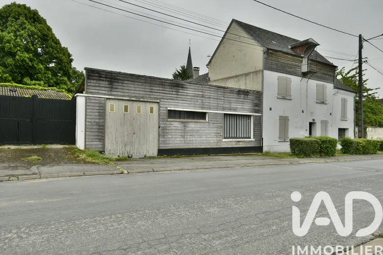 Murs commerciaux à Le Mesnil-Saint-Firmin (60120) · 156 m² · 209 000 €