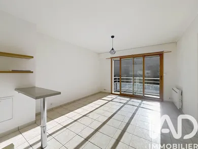 Apartment in Nantes (44100)