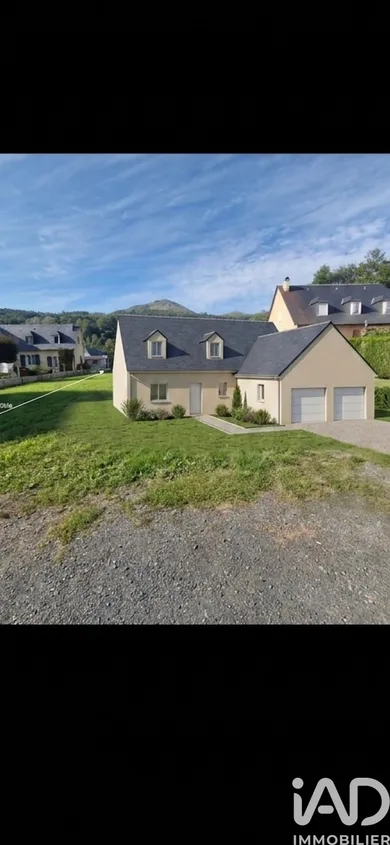 Building plot in Omex (65100)