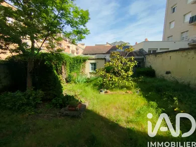 Townhouse in Montluçon (03100)