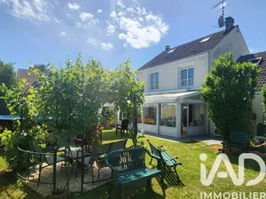 Maison traditionnelle à Bruyères-sur-Oise (95820)