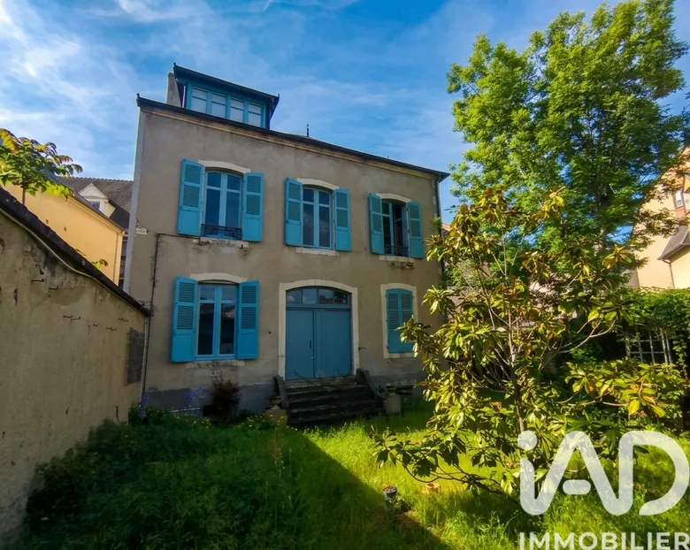 Maison 9 pièces 231 m² · à Montluçon · 231 m² · 95 000 €