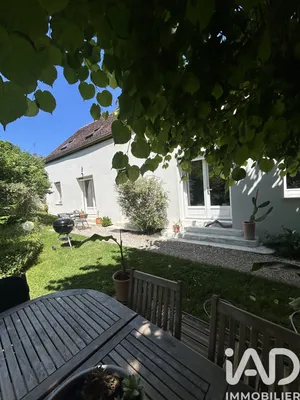 House in La Celle-Saint-Cyr (89116)