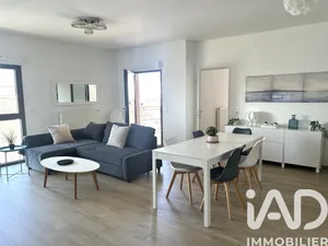 Apartment in Bordeaux (33800)