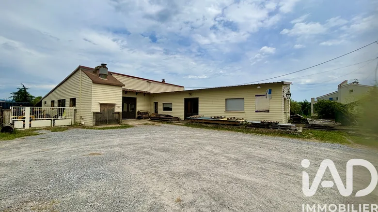 Murs commerciaux à Saint-Étienne-de-Fontbellon (07200) · 325 m² · 245 000 €