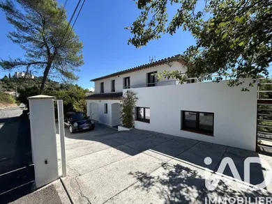 Maison à Saint-Jeannet (06640)