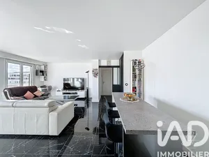 Apartment in Montrouge (92120)