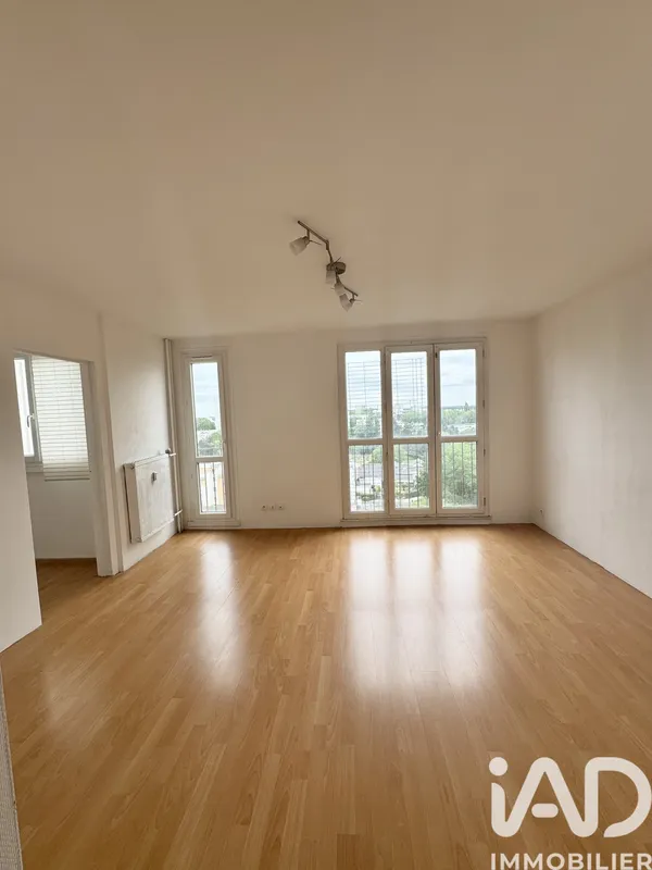 Appartement à Les Ulis (91940) photo 2
